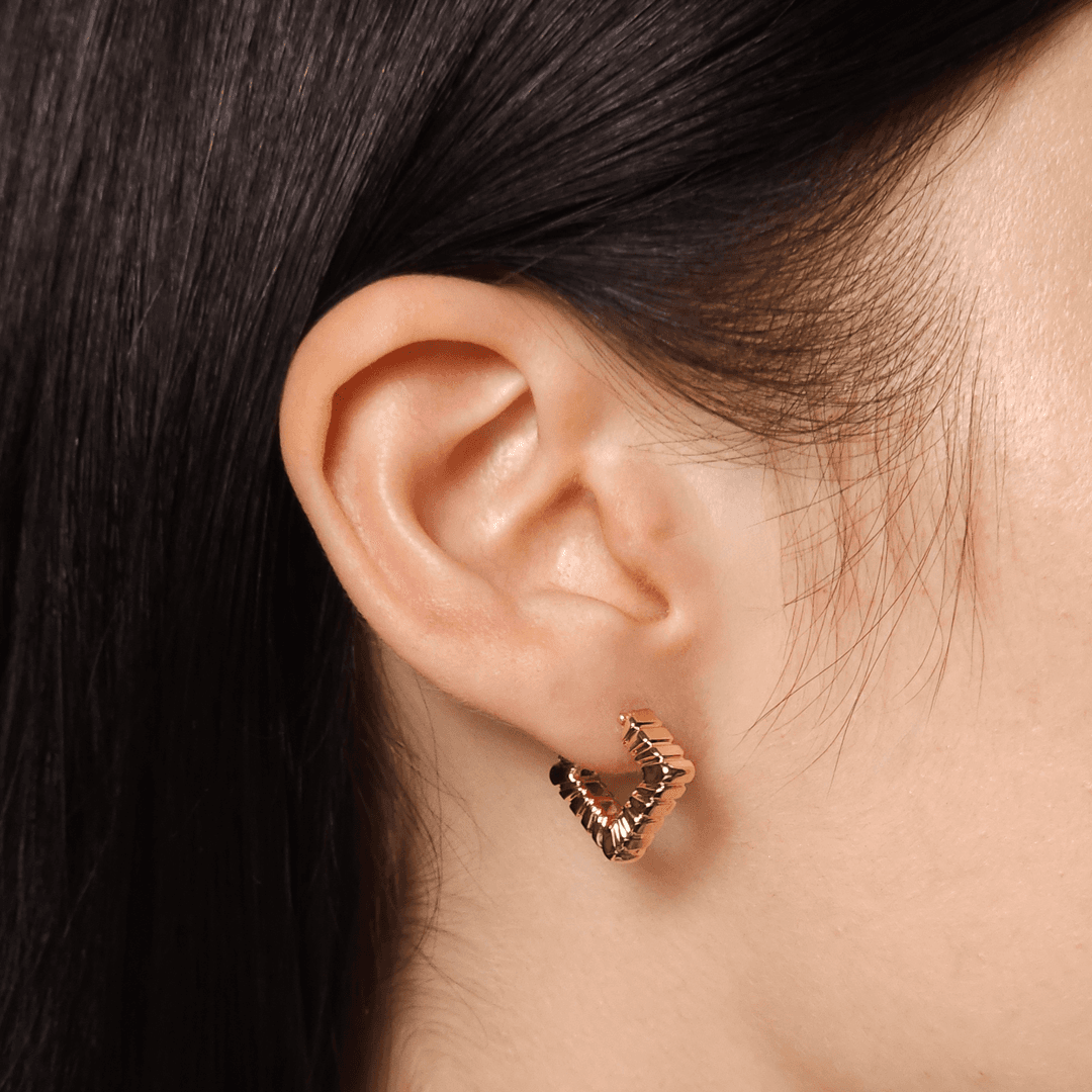 Dokulu Kare Altın Küpe