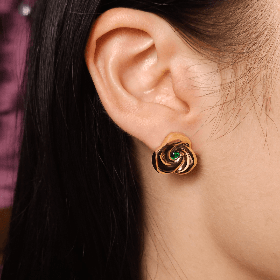 Yeşil Taşlı Elegant Altın Küpe