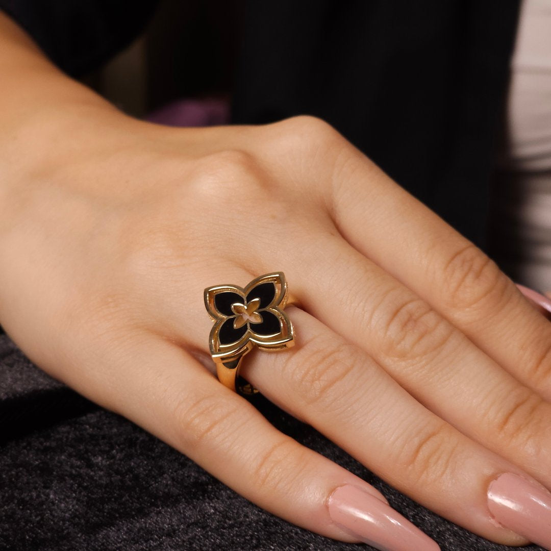 Siyah Mineli Çiçek Altın Yüzük
