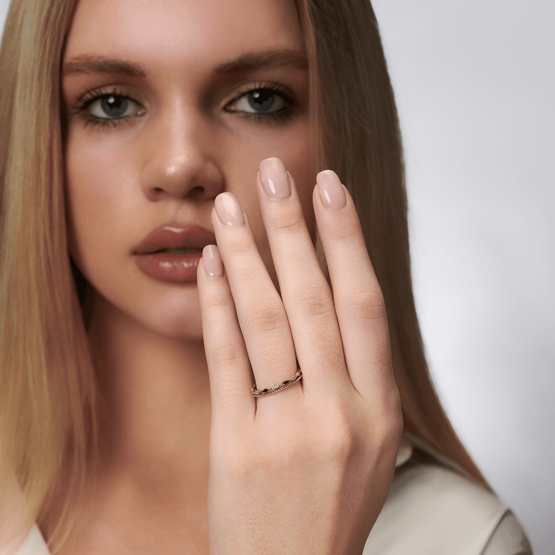 Nova Çift Bağlantılı Zarif Altın Yüzük