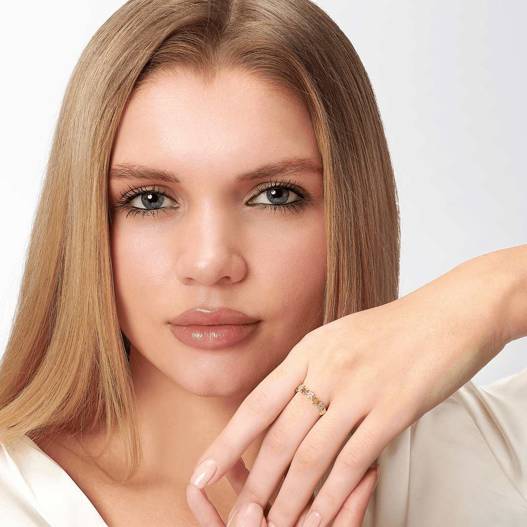 Nera Minimal Yıldızlı Altın Yüzük