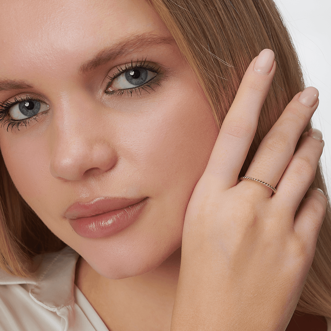 Linea Bükümlü Altın Yüzük