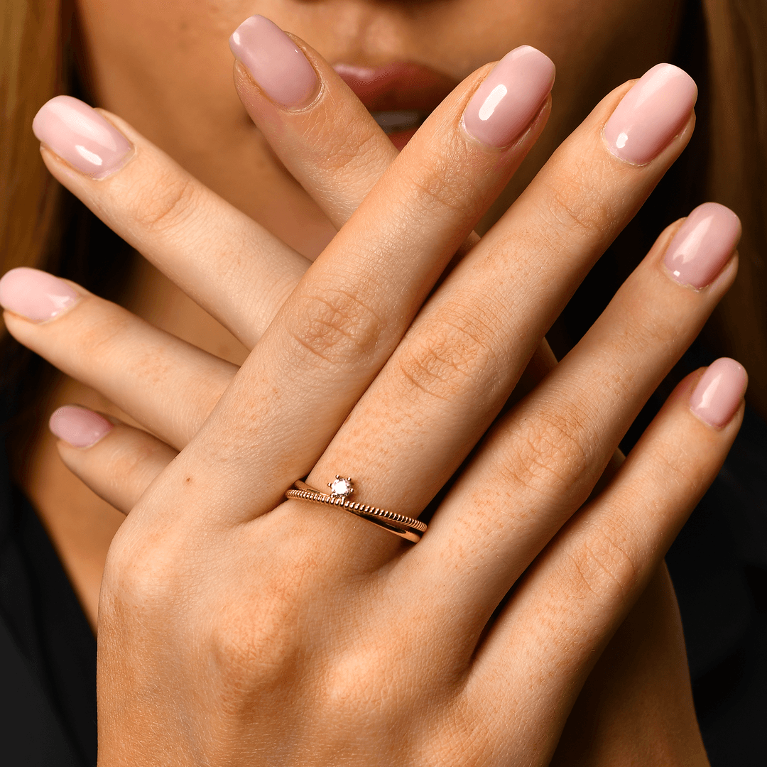 Vela Tek Taşlı Çift Bağlantılı Altın Yüzük