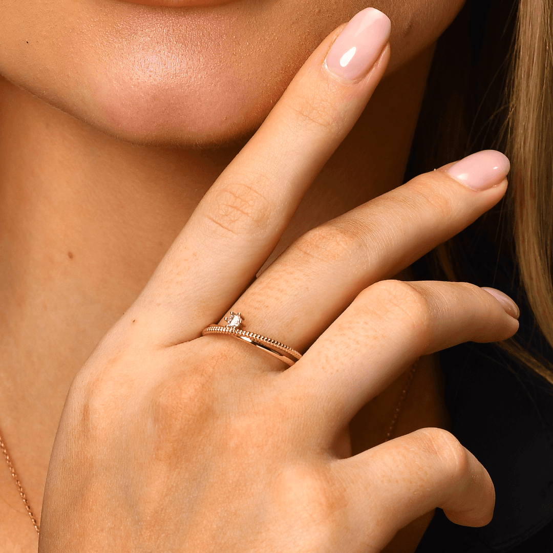 Vela Tek Taşlı Çift Bağlantılı Altın Yüzük