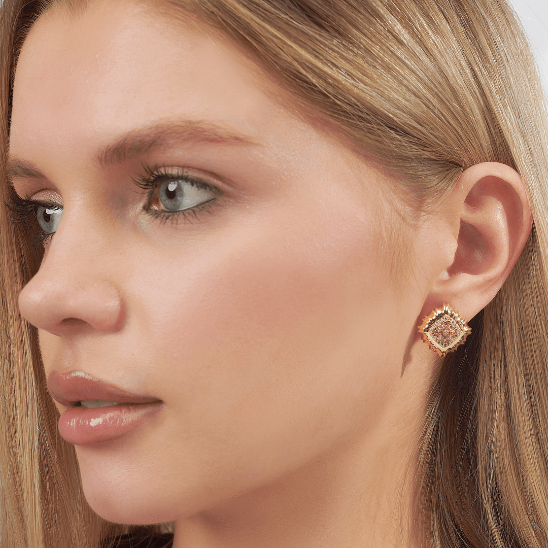 Regina Gömülü Taşlı Altın Küpe