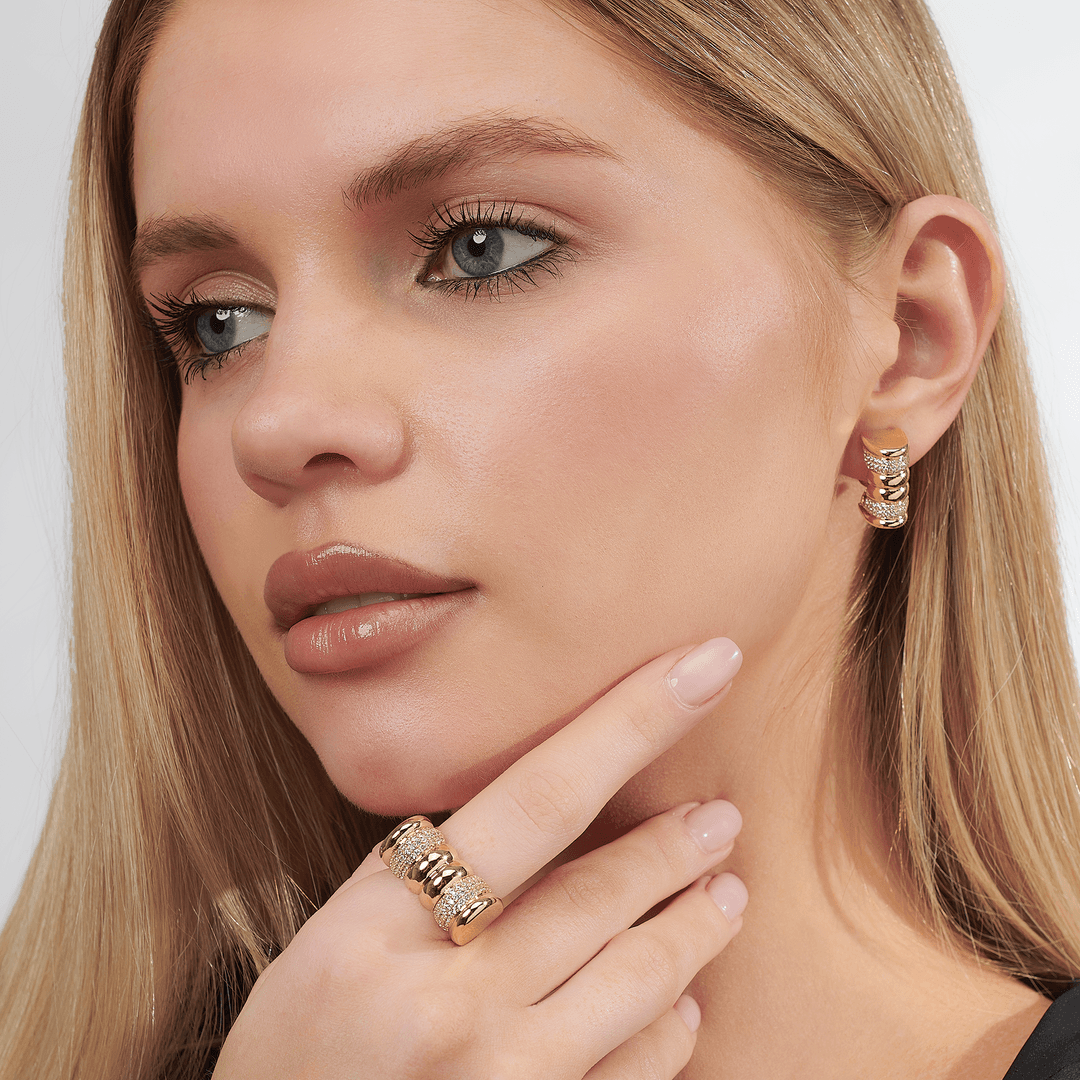 Sogno Kıvrımlı Çok Taşlı Altın Yüzük