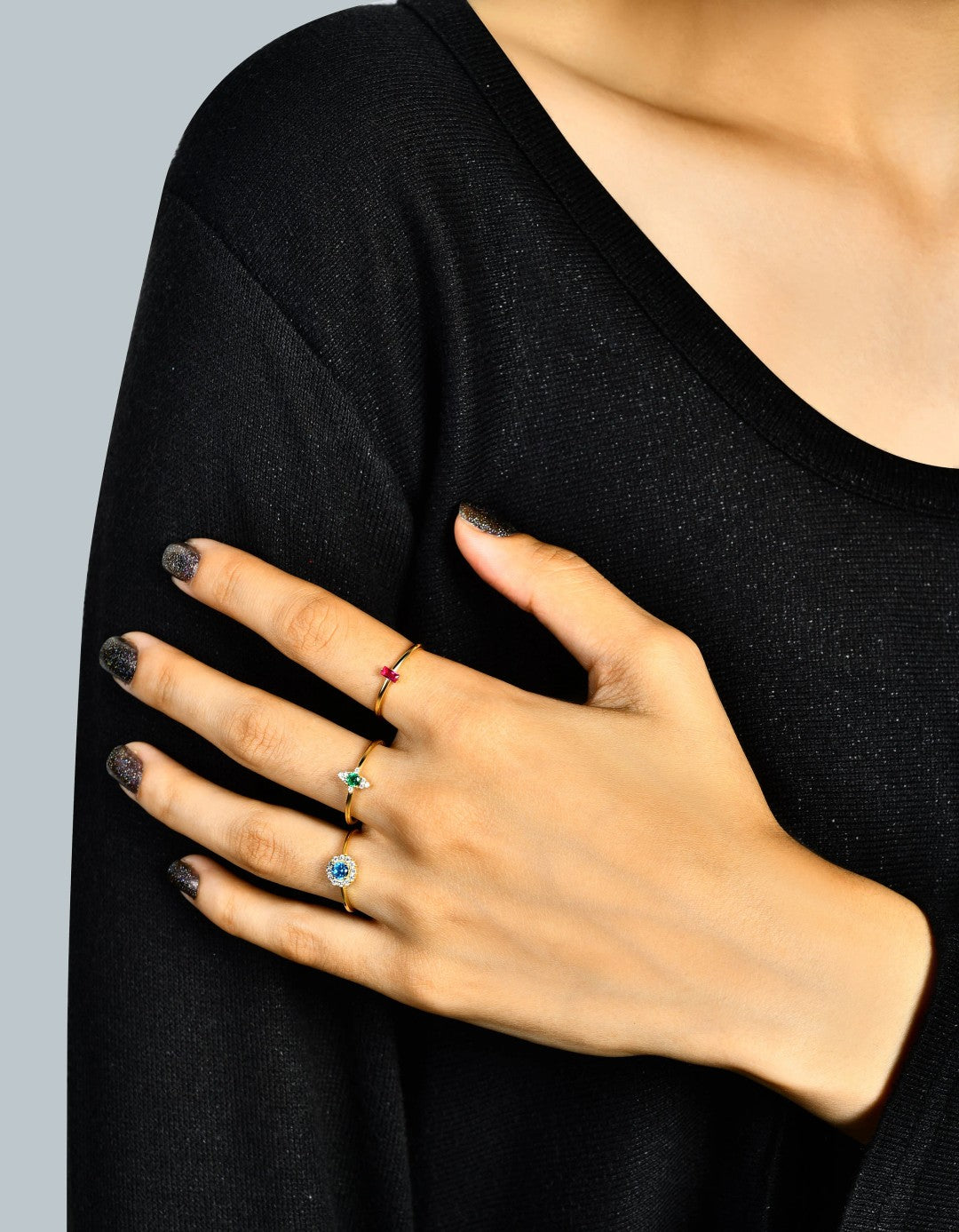 Zarif Renkli Taşlı Altın Yüzük