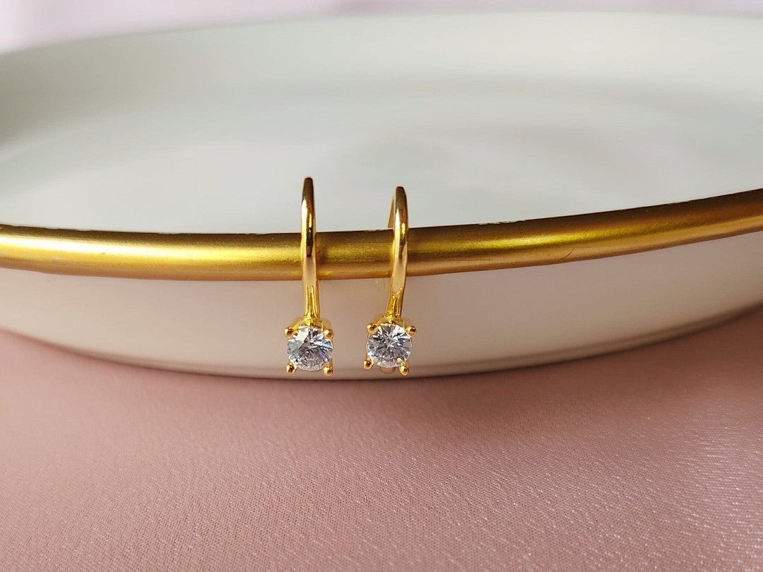 Minimal Lever-Back Altın Küpe