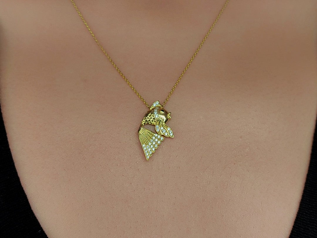Koi Balığı Altın Kolye