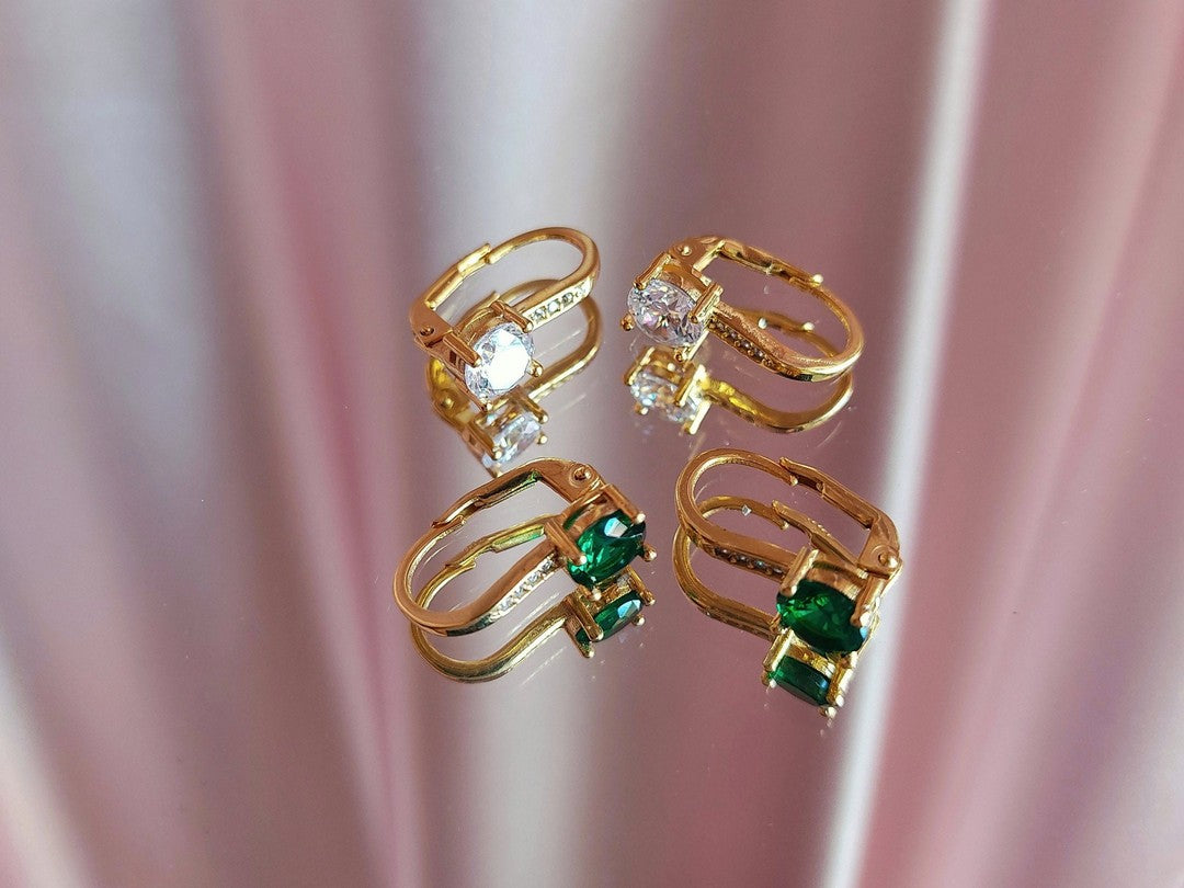 Elegant Lever-Back Altın Küpe