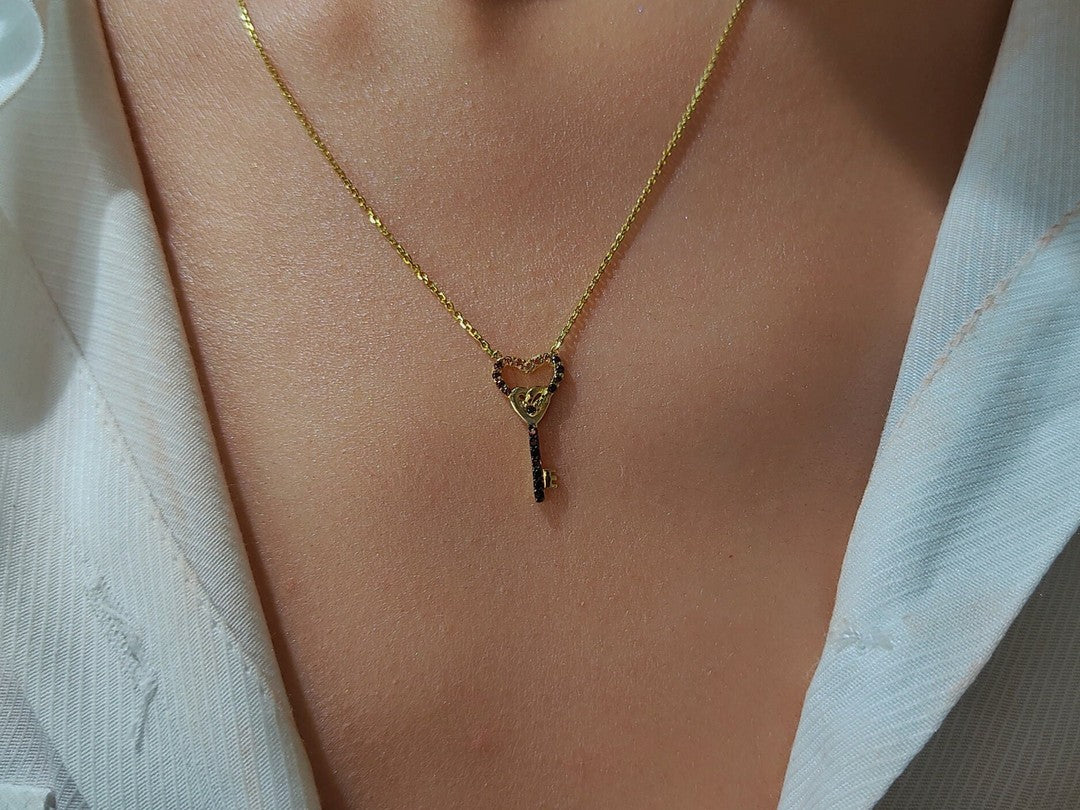 Kalp Anahtarı Altın Kolye