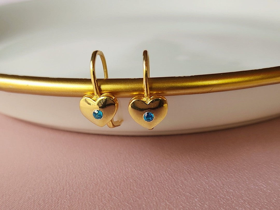 Kalp Şeklinde Lever-Back Altın Küpe