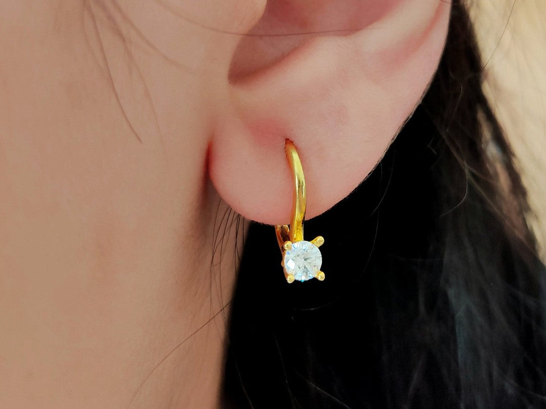 Minimal Lever-Back Altın Küpe