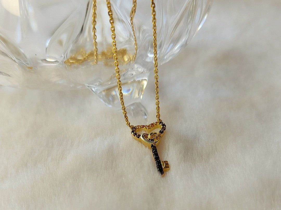 Kalp Anahtarı Altın Kolye