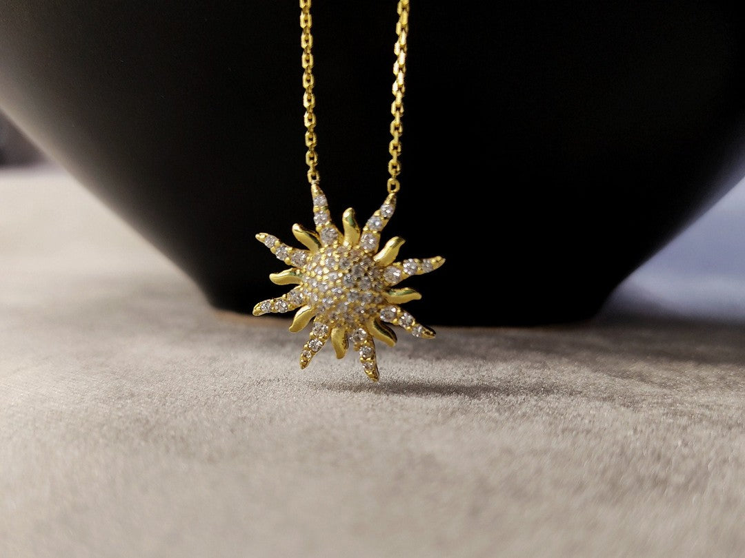 Tarot Güneşi Altın Kolye