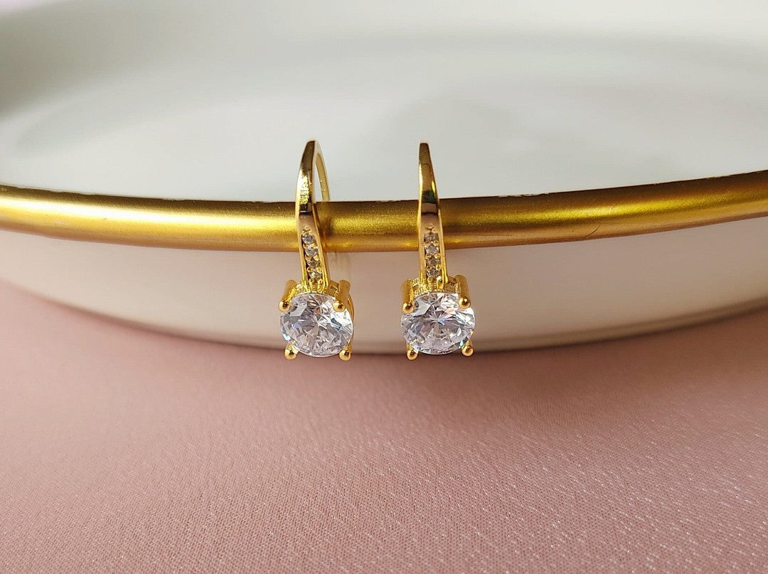 Elegant Lever-Back Altın Küpe