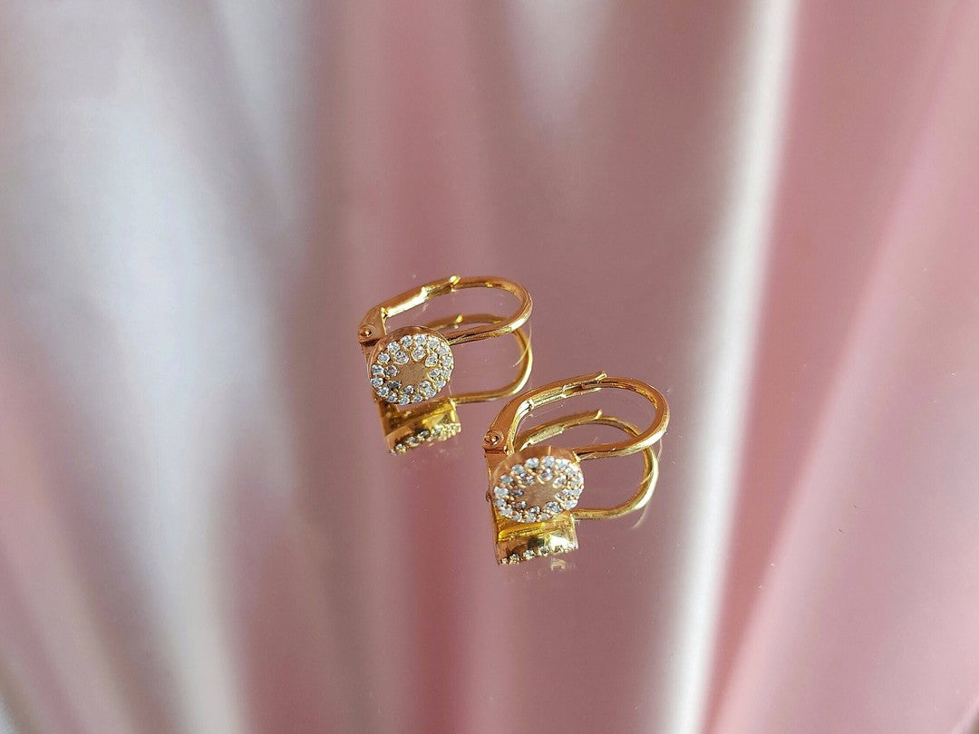 Halka Şeklinde Lever-Back Altın Küpe